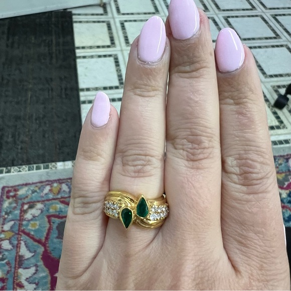 14k Yellow Gold Diamond & Emerald Ring - Picture 5 of 7